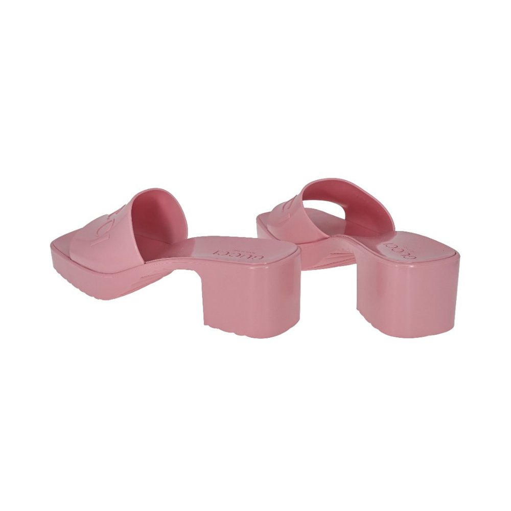 Gucci Logo Rubber Platform Slide Sandals
Pink rubber size 40
Worn 1x inside only - Picture 6 of 9